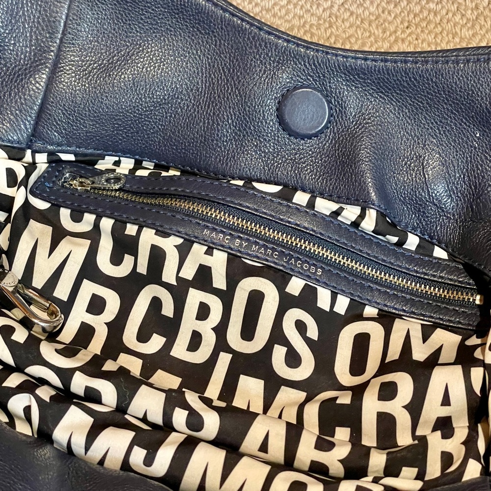 Marc by Marc Jacobs Blue Leather Crossbody Hobo Handbag - Picture 14 of 16